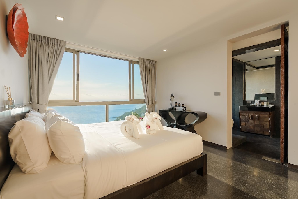 Villa 369 Suite Four — king bed with ocean view and en-suite